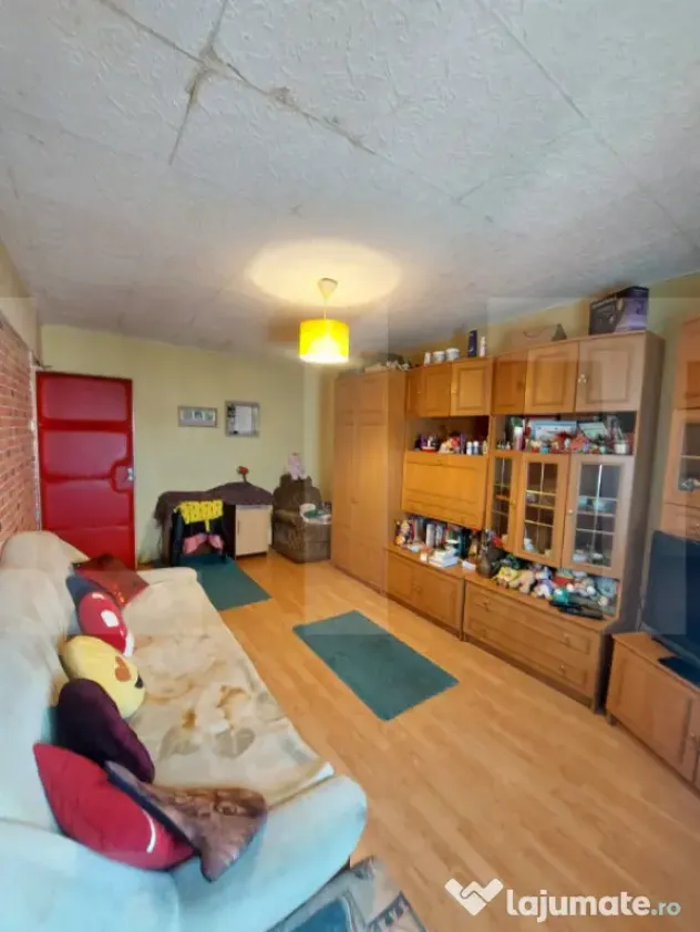 Apartament 3 camere, Decomandat