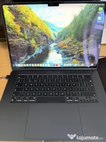 Vând MacBook Air 15 inch, Procesor M2, 8GB RAM, 256GB SSD, 100% sănătate baterie