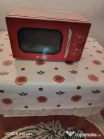 Cuptor cu microunde stare nou in garanție vindere urgent !