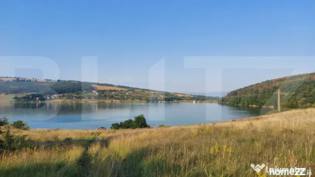 Teren intravilan 4.827 mp la doar 50 m de lac – Pădureni,