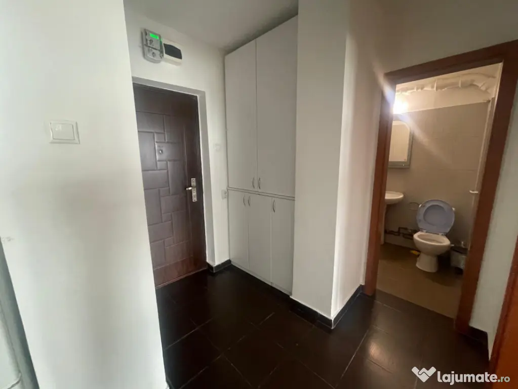 Apartament 2 camere, decomandat, zona Garii-Randez Vous