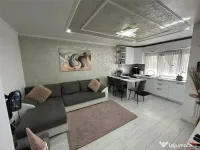 Apartament cu 3 camere de , zona Comisia Centrala 