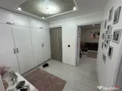 Apartament cu 3 camere de , zona Comisia Centrala 