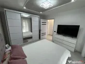 Apartament cu 3 camere de , zona Comisia Centrala 