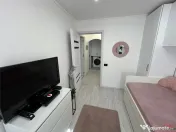 Apartament cu 3 camere de , zona Comisia Centrala 