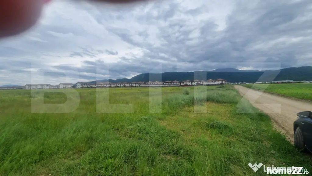 Teren extravilan posibilitate de a trece in intravilan zona - Ghimbav (Brasov)
