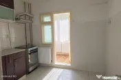 Soarelui - Scoala 30 - 3 Camere, Decomandat, 2 Bai, Etaj ... 