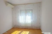 Soarelui - Scoala 30 - 3 Camere, Decomandat, 2 Bai, Etaj ... 