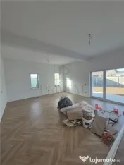Duplex modern - zona foarte buna - interior spatios - depart 