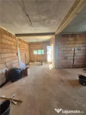 Duplex 4 camere - despartit prin CT - zona foarte buna - asf 