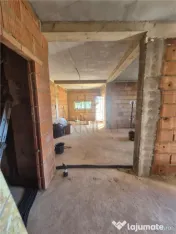 Duplex 4 camere - despartit prin CT - zona foarte buna - asf 