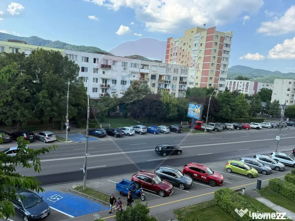 Chirie ap 3 Camere cu loc de parcare inclus bld. Bucuresti