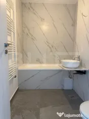 Apartament 2 camere + balcon, zona Tractorul 