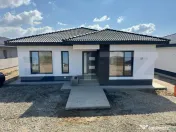 Casa individuala Santandrei cu placa de beton 