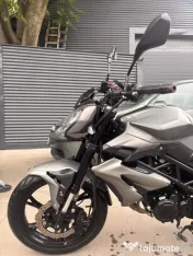 Motocicleta Benelli 