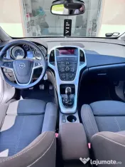 Opel Astra 2011 