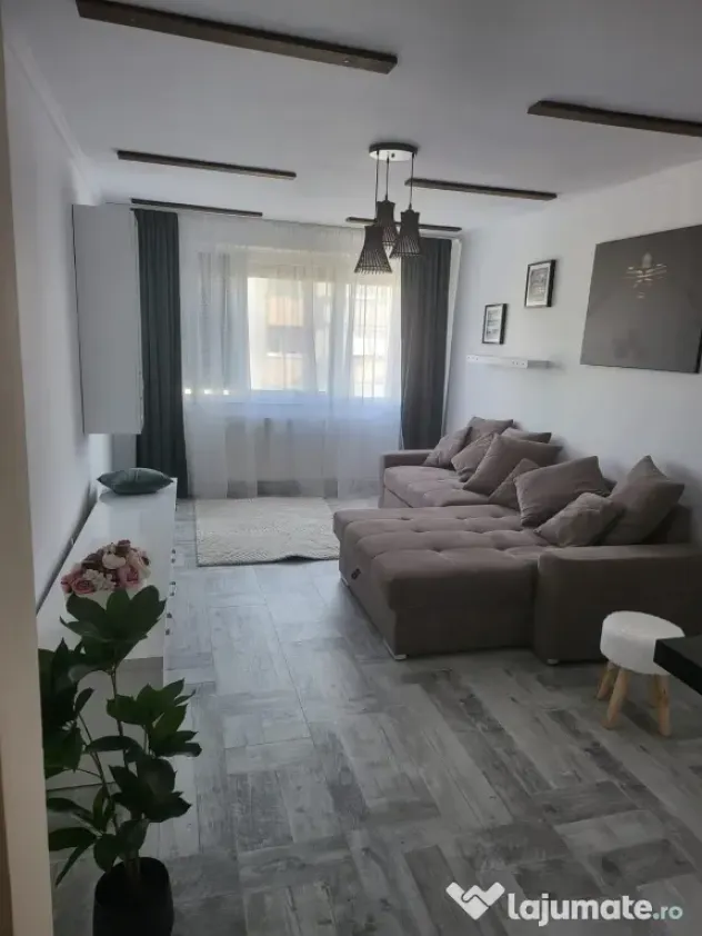 Inchirez apartament cu 3 camere in Mun. Satu Mare Vitreum