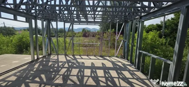 Casa pe structura metalica si teren de 757 mp de vanzare ...