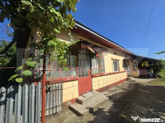 Casă cu gospodărie, livadă și grădină, 106 mp – Cost