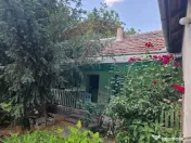 Casă cu gradina mare in Boiu 