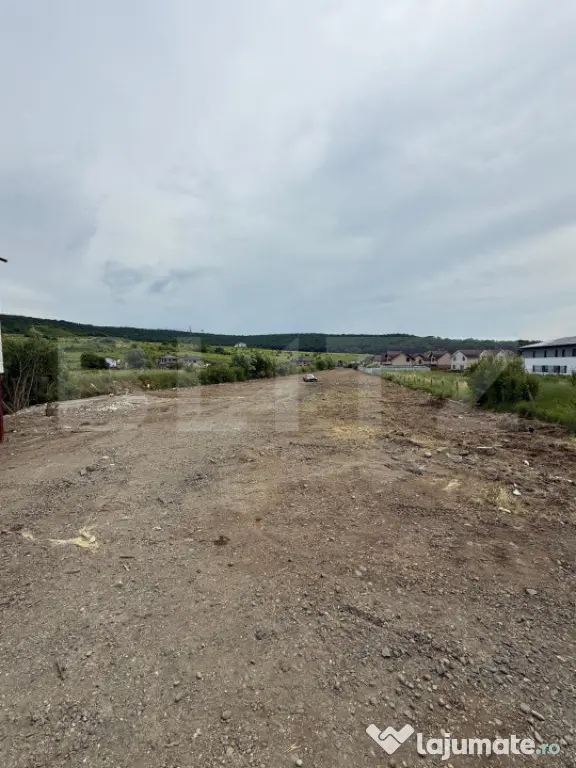 Teren de vânzare, 4992 mp, zona Livezeni