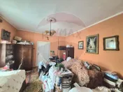 Casă cu teren generos de 1.100 mp, de vânzare în carti...