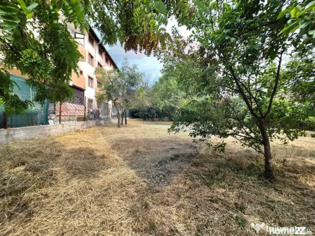 Casă cu teren generos de 1.100 mp, de vânzare în carti...