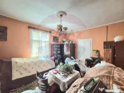 Casă cu teren generos de 1.100 mp, de vânzare în carti... 