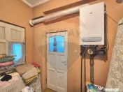 Casă cu teren generos de 1.100 mp, de vânzare în carti... 