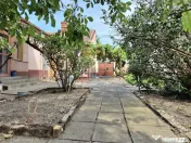 Casă cu teren generos de 1.100 mp, de vânzare în carti... 