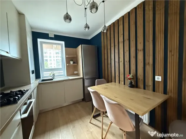 Apartament doua camere Pietonal Coresi Avantgarden ( Kasper