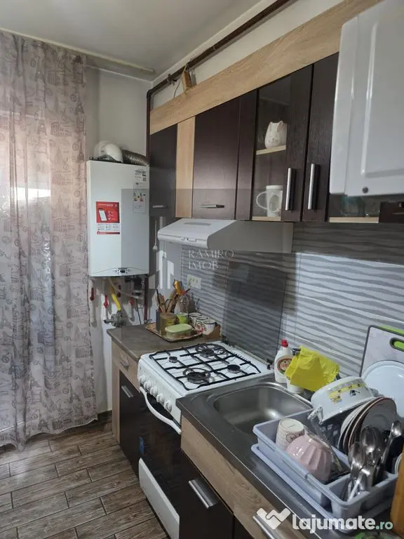 Apartament 3 camere decomandat Drumul Binelui Metalurgiei