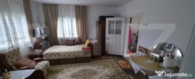 Teren 10.000 mp, cu 2 case, de vacanta, zona Măguri-Răcăt