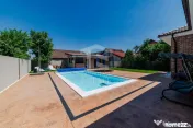 Casa pe parter premium cu piscina in Chisoda independenta...