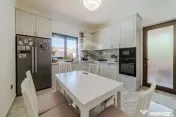 Casa pe parter premium cu piscina in Chisoda independenta...