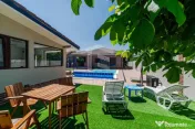 Casa pe parter premium cu piscina in Chisoda independenta...