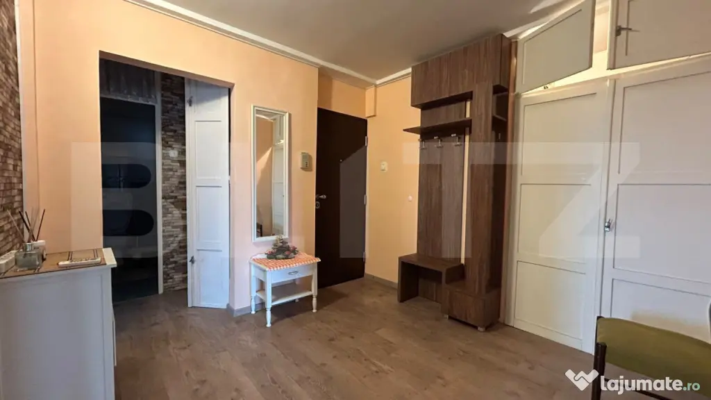Apartament cu 4 camere cu dublă orientare, 83 mp utili, Rog