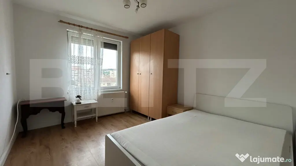 Apartament cu 4 camere cu dublă orientare, 83 mp utili, Rog