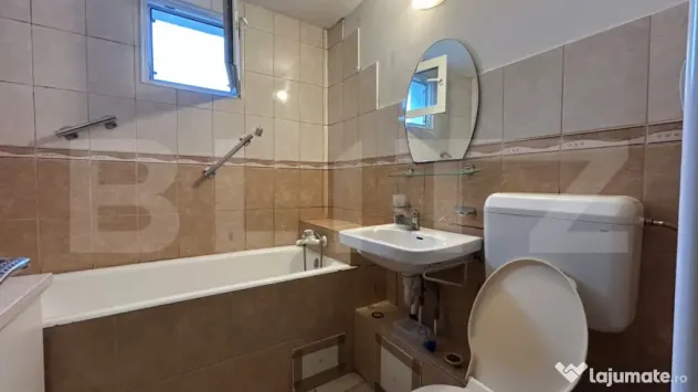 Apartament cu 4 camere cu dublă orientare, 83 mp utili, Rog