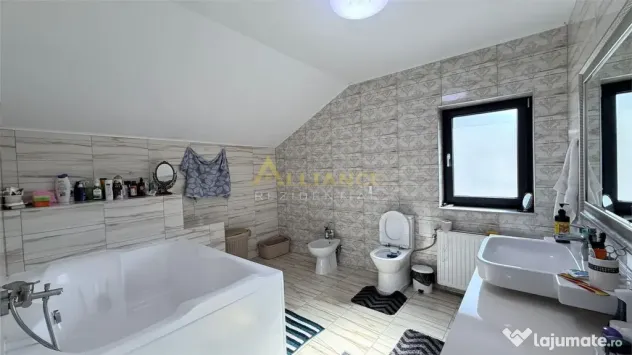 Casa Individuala - 4 camere - 2 bai - 250mp teren