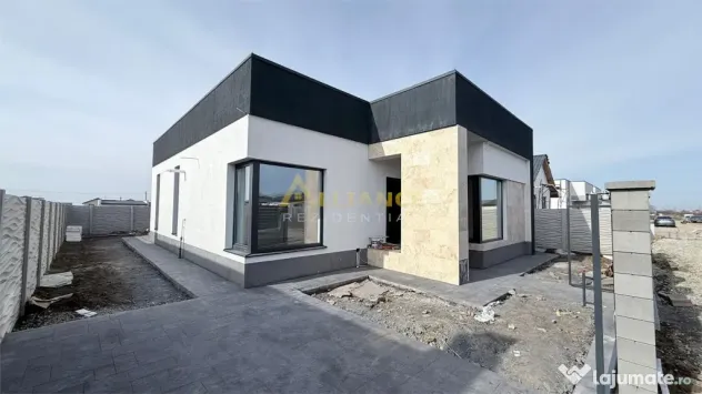Casa Individuala - 4 camere - 2 bai - 371 mp teren