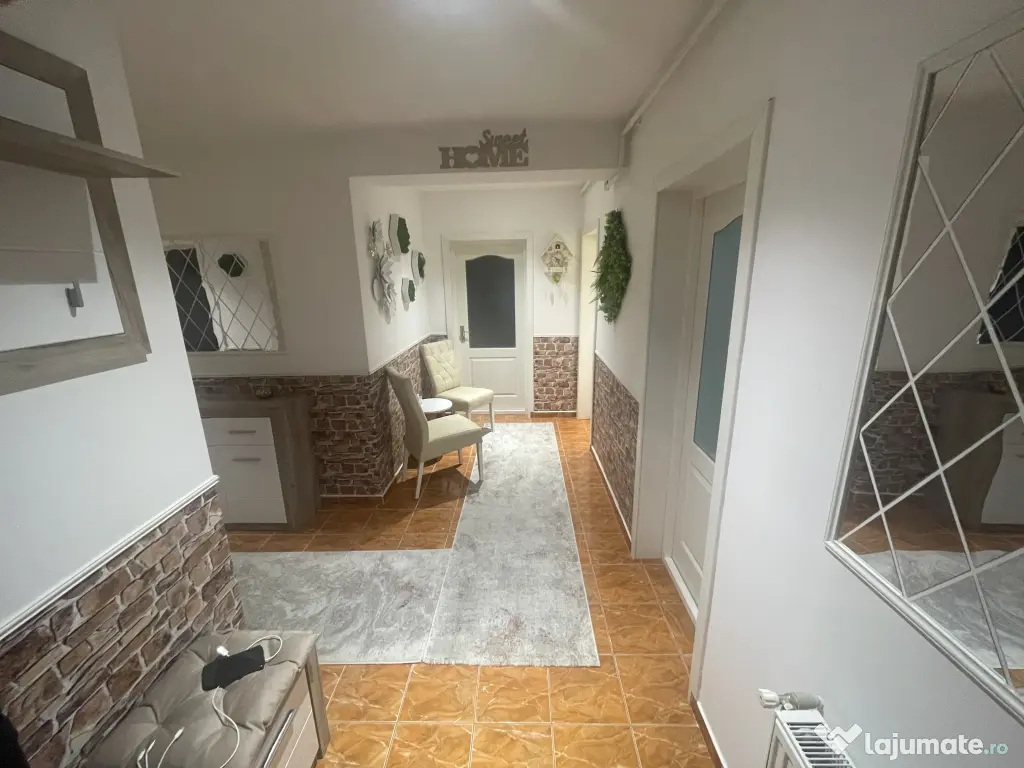 Apartament cu 3 camere