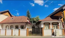 Cas#259; 4 camere curte individuala | Brasovul Vechi, Zona