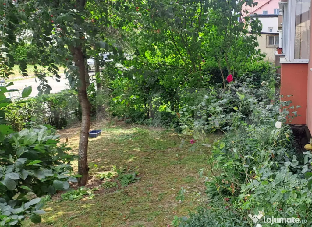 Cernatu, Săcele – Apartament 2 camere cu balcon mare, par