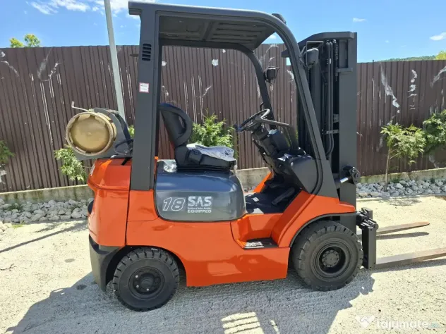 Stivuitor Toyota GPL, 2 t / 4 metri, translație laterala, triplex, anvelope noi