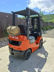 Stivuitor Toyota GPL, 2 t / 4 metri, translație laterala, triplex, anvelope noi 