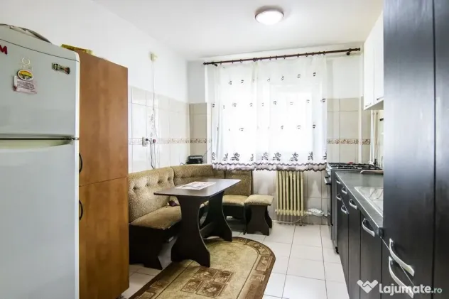 Metrou Lujerului, 2 camere, bucatarie mare, geam la baie,...