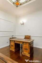 Vilă spațioasă cu 5 camere, mobilată lux, Strada Paris