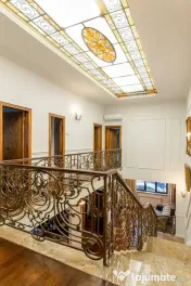 Vilă spațioasă cu 5 camere, mobilată lux, Strada Paris