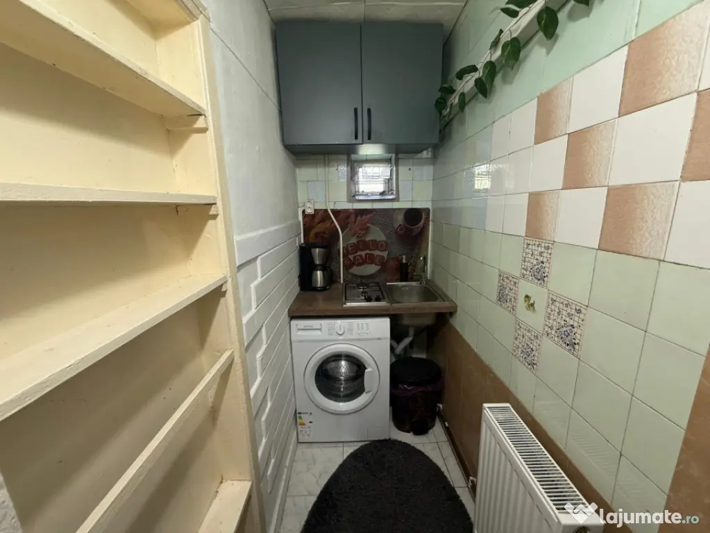 Garsonieră decomandată, 30 mp, ultracentrală, lângă Pri
